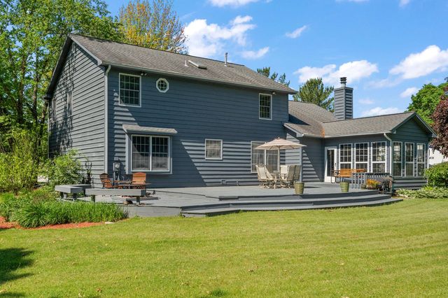 579 Fleetwood Drive N, Valparaiso, IN 46385