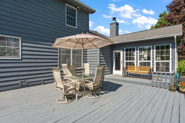 579 Fleetwood Drive N, Valparaiso, IN 46385