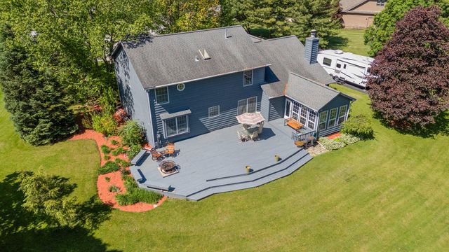 579 Fleetwood Drive N, Valparaiso, IN 46385