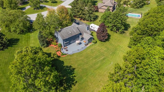 579 Fleetwood Drive N, Valparaiso, IN 46385