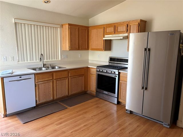 7388 South Dewey Drive, Las Vegas, NV 89113
