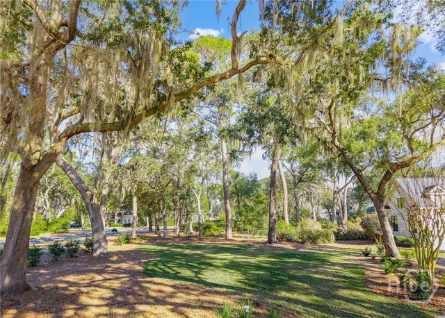 2 Kittiwake Lane, Savannah, GA 31411