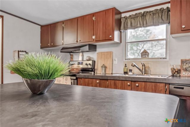 1340 County Road 344, Gonzales, TX 78629