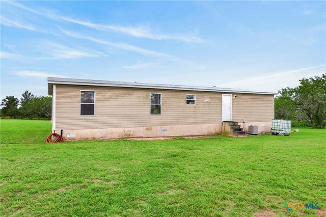 1340 County Road 344, Gonzales, TX 78629