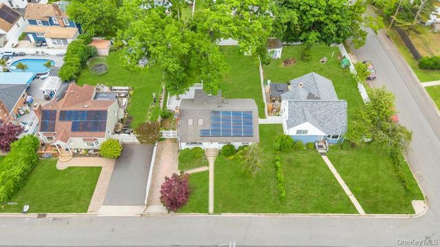 59 E Cedar Street, Massapequa, NY 11758