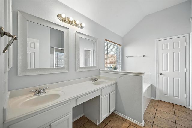 4917 Summer Oaks Lane, Fort Worth, TX 76123