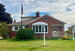 9325 Ruth Ave, Allen Park, MI 48101