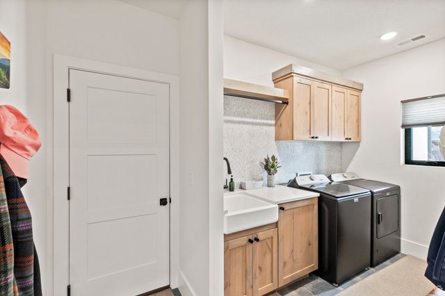 2274 S CANYON CIR, Cedar City, UT 84720