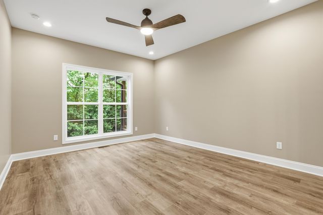 240 Sugartree Lane, Versailles, KY 40383