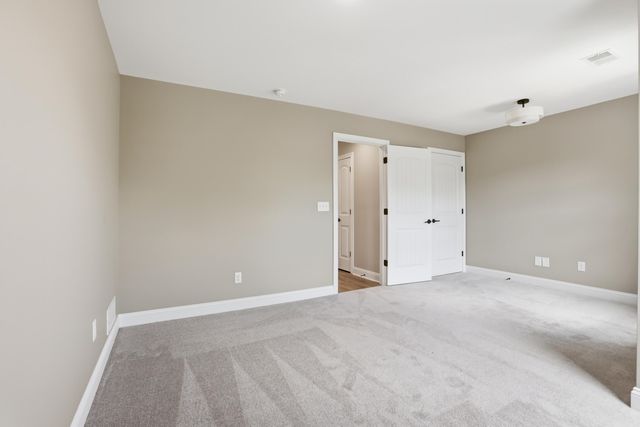 240 Sugartree Lane, Versailles, KY 40383