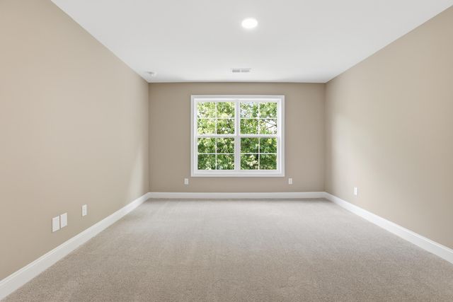 240 Sugartree Lane, Versailles, KY 40383