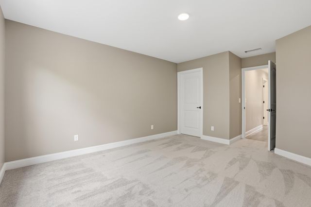 240 Sugartree Lane, Versailles, KY 40383