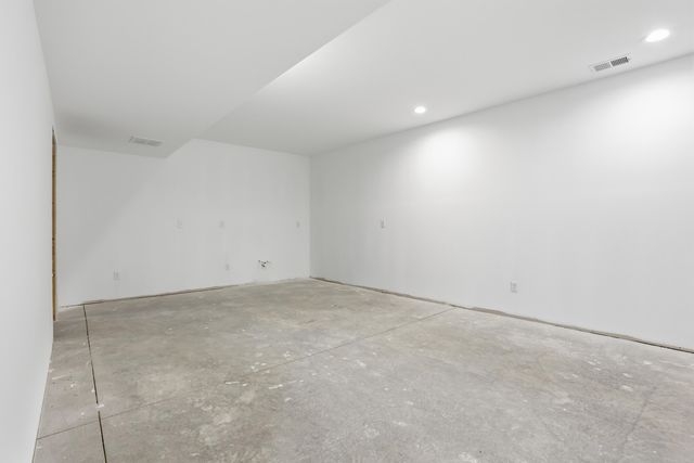 240 Sugartree Lane, Versailles, KY 40383
