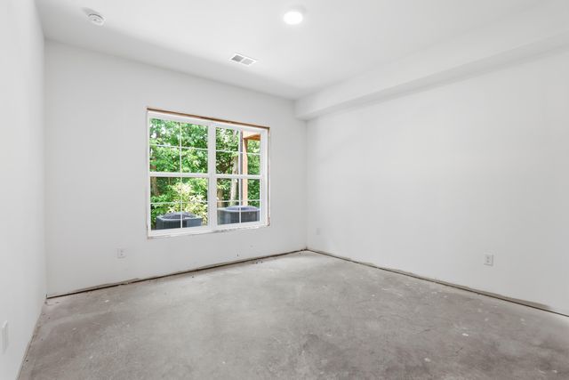 240 Sugartree Lane, Versailles, KY 40383