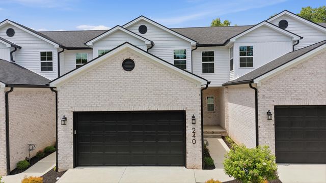 240 Sugartree Lane, Versailles, KY 40383