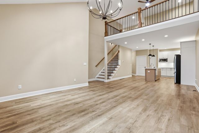 240 Sugartree Lane, Versailles, KY 40383