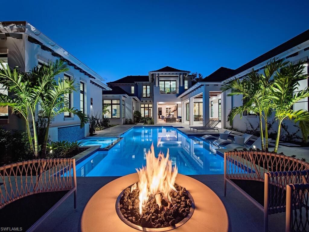 1795 Gordon DR, Naples, FL 34102