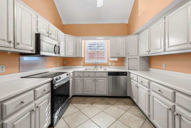 1819 W PHEASANT ACRES LN, Memphis, TN 38016