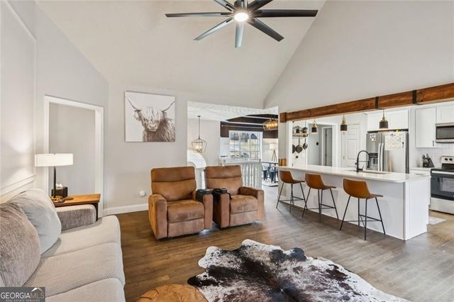 5595 Vaughn Road, Woodstock, GA 30188