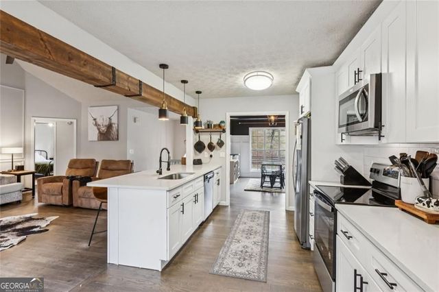 5595 Vaughn Road, Woodstock, GA 30188