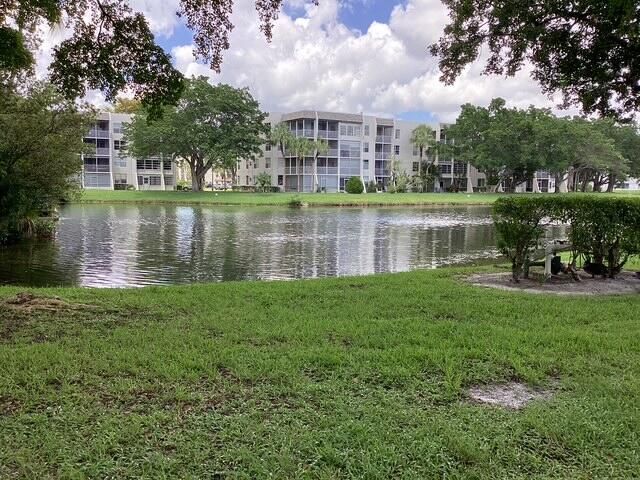 9325 LAGOON Place 107, Davie, FL 33324