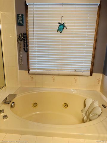 412 Rosette Street, Holly Village, MI 48442