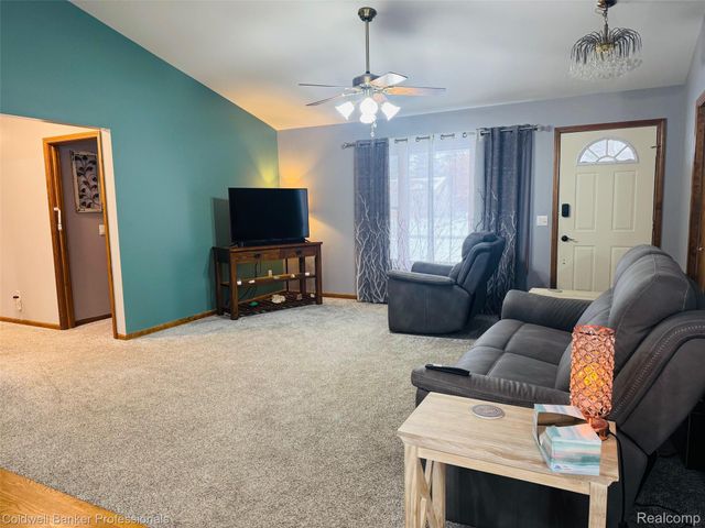 412 Rosette Street, Holly Village, MI 48442