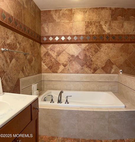 264 Midland Avenue 32, Saddle Brook, NJ 07663