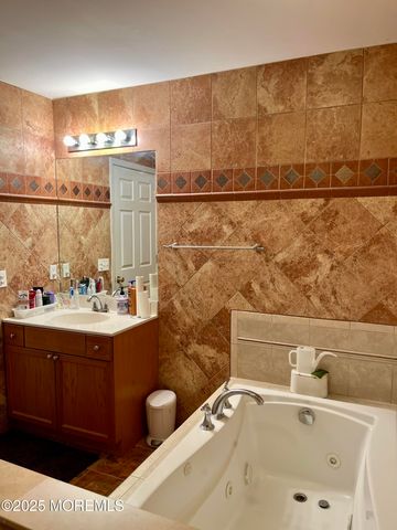 264 Midland Avenue 32, Saddle Brook, NJ 07663