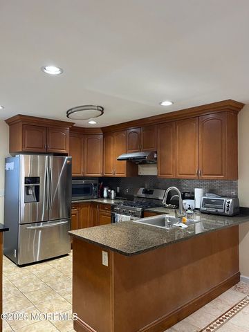 264 Midland Avenue 32, Saddle Brook, NJ 07663