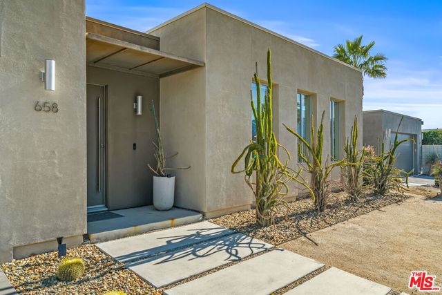 658 Dominion Way, Palm Springs, CA 92262