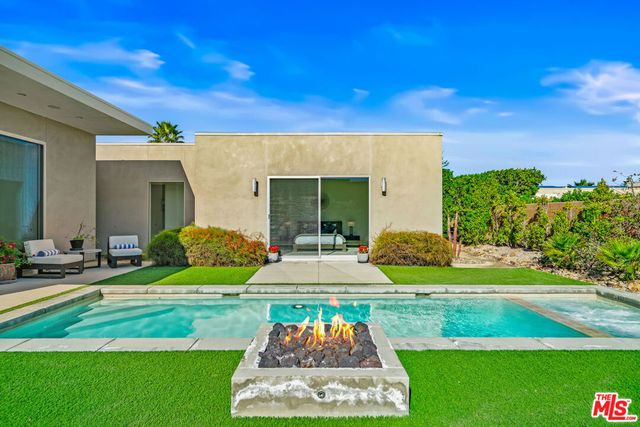 658 Dominion Way, Palm Springs, CA 92262