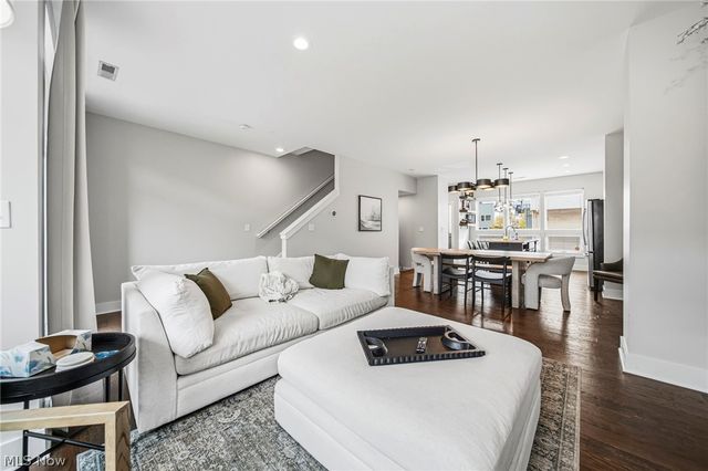 1245 W 75th Street D-1245, Cleveland, OH 44102