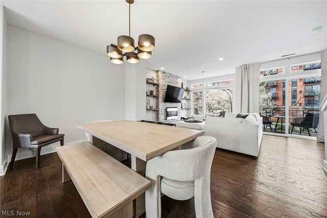 1245 W 75th Street D-1245, Cleveland, OH 44102