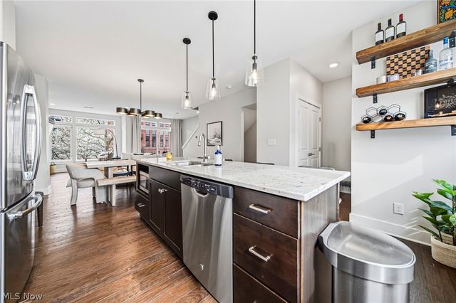 1245 W 75th Street D-1245, Cleveland, OH 44102