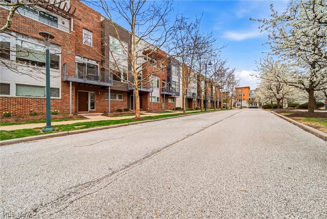 1245 W 75th Street D-1245, Cleveland, OH 44102