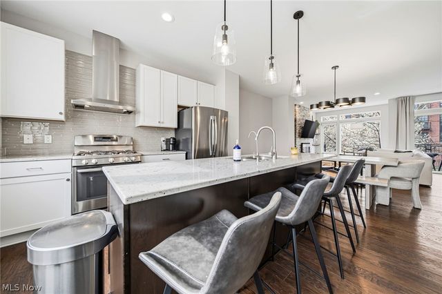 1245 W 75th Street D-1245, Cleveland, OH 44102