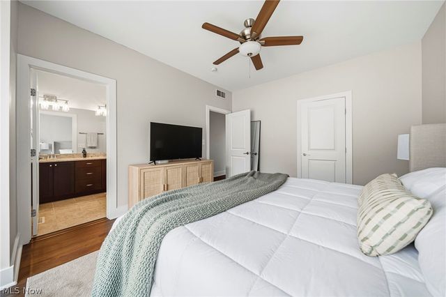 1245 W 75th Street D-1245, Cleveland, OH 44102