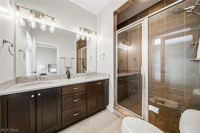 1245 W 75th Street D-1245, Cleveland, OH 44102