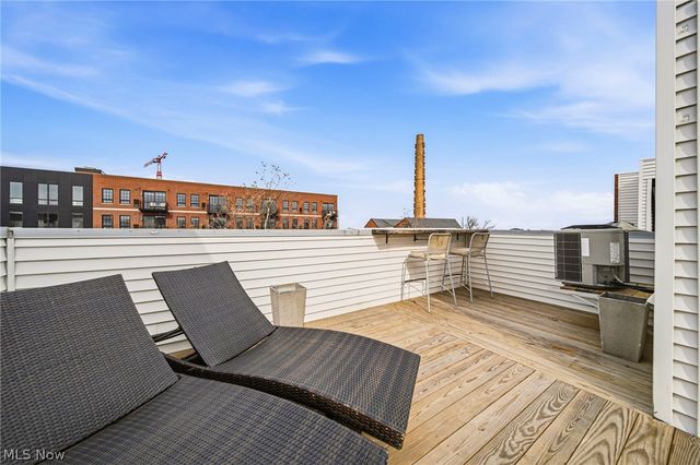 1245 W 75th Street D-1245, Cleveland, OH 44102