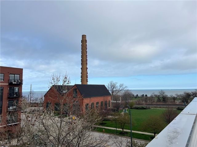1245 W 75th Street D-1245, Cleveland, OH 44102