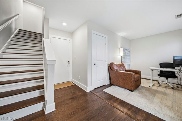 1245 W 75th Street D-1245, Cleveland, OH 44102