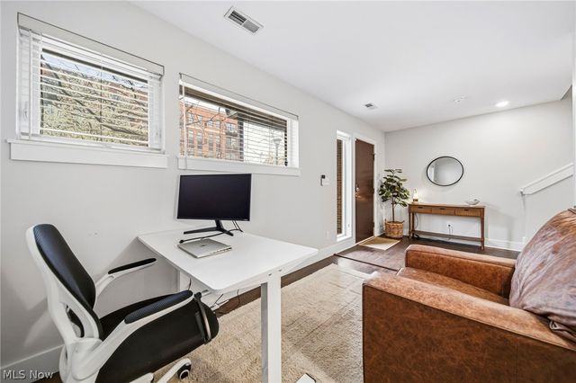 1245 W 75th Street D-1245, Cleveland, OH 44102