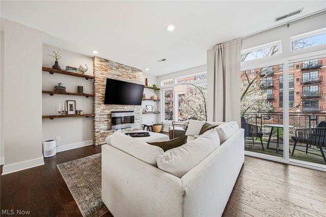 1245 W 75th Street D-1245, Cleveland, OH 44102
