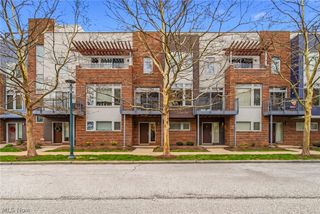 1245 W 75th Street D-1245, Cleveland, OH 44102