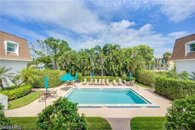 1222 Gordon DR O-15, Naples, FL 34102