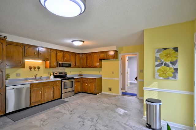 141 RICHVIEW RD, S, Clarksville, TN 37043