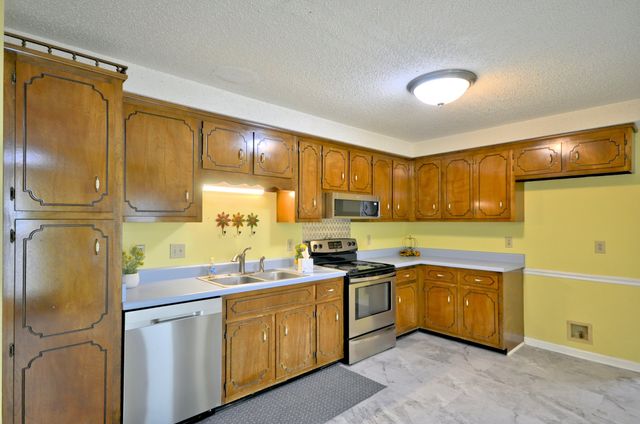 141 RICHVIEW RD, S, Clarksville, TN 37043