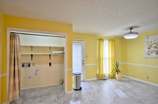 141 RICHVIEW RD, S, Clarksville, TN 37043