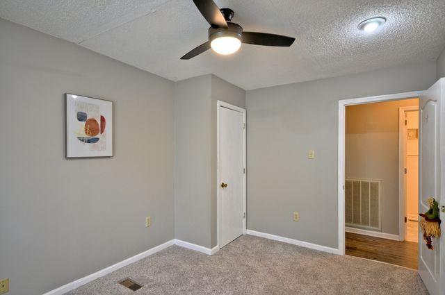 141 RICHVIEW RD, S, Clarksville, TN 37043